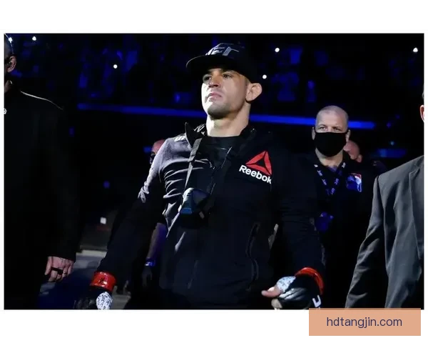 从宿敌到传奇普瓦里尔对决康纳的恩怨与巅峰之战三番较量背后的命运回响