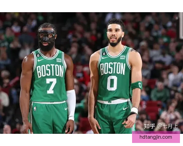 凯尔特人对决热火东部强强碰撞谁能掌控比赛走向关键之战引爆焦点 凯尔特人对决热火东部强强碰撞谁能掌控比赛走向关键之战引爆焦点